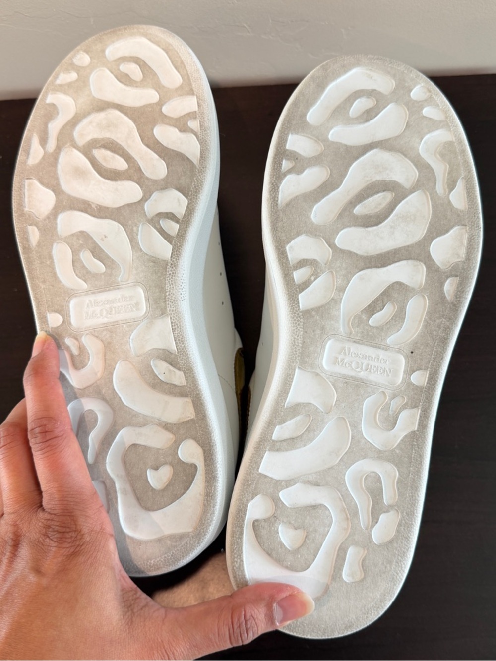 Alexander McQueen Women’s Oversized Sneakers White Gold Crocodile sz US 9.5 - Picture 10 of 16